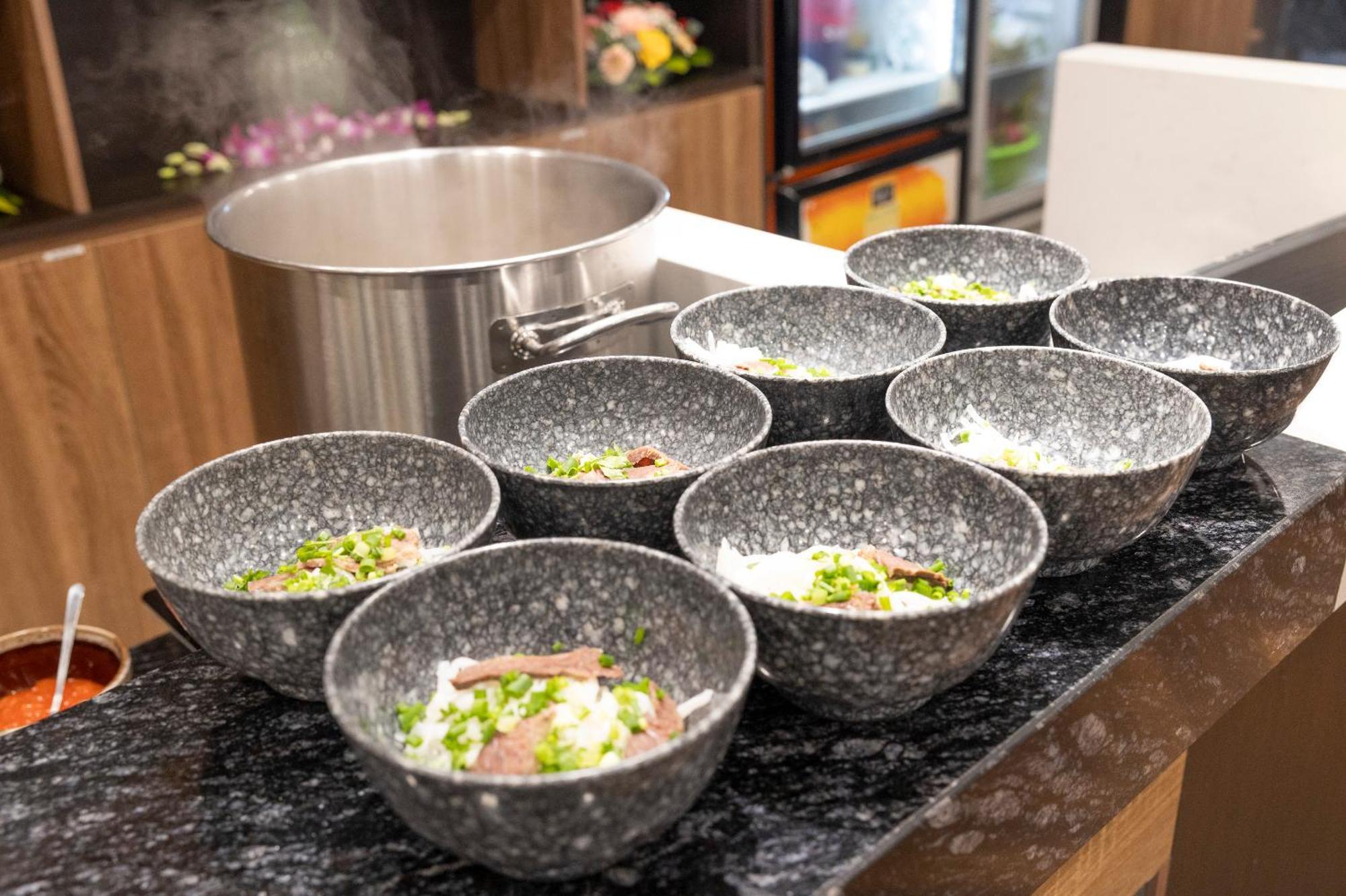 Viet Lotus Saigon Hotel Ho Chi Minh City Bagian luar foto